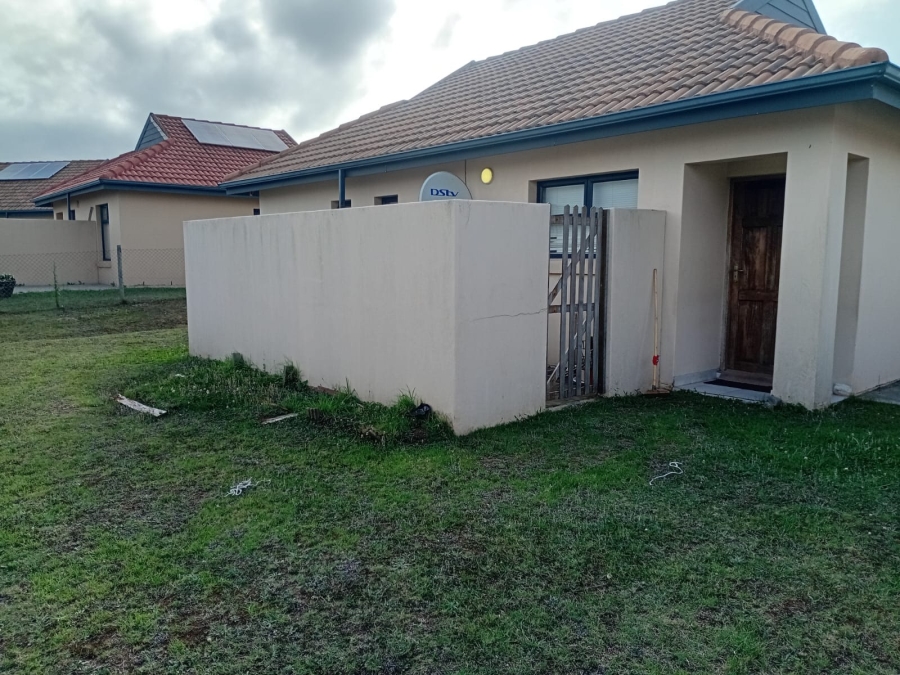 To Let 3 Bedroom Property for Rent in Kidds Beach Eastern Cape